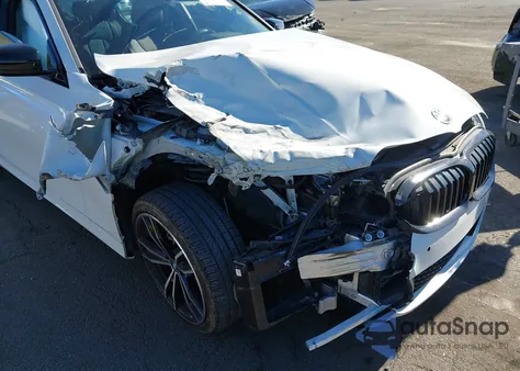 2022 BMW 3 Series 330E z USA, uszkodzony, nr VIN 3MW5P7J06N8C77321